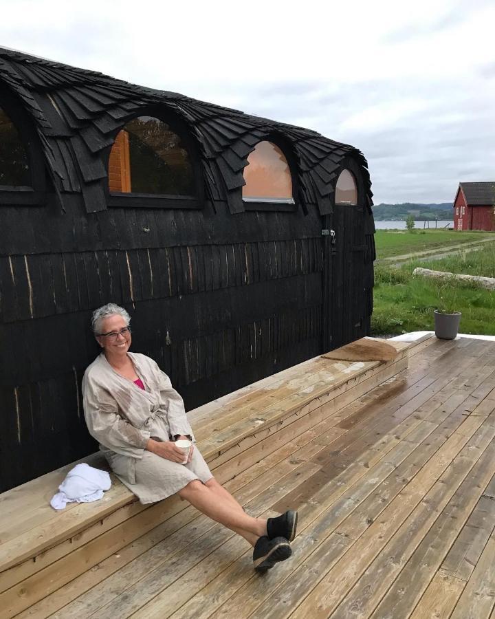 Saga, Et Unikt, Sjarmerende Badehotell Med Fa Rom, Sauna Og Badebrygge - Inderoy Straumen  Luaran gambar