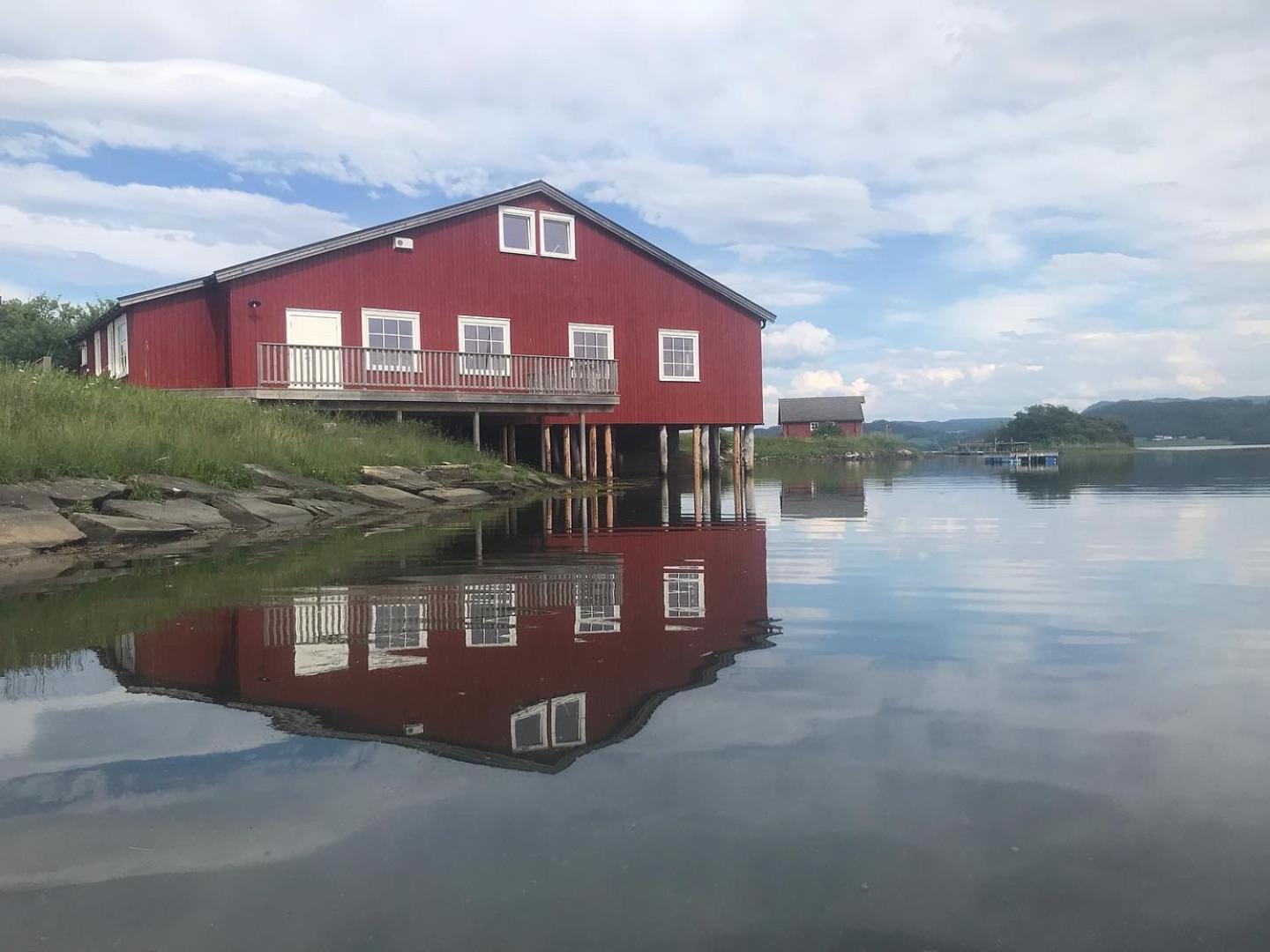 Saga, Et Unikt, Sjarmerende Badehotell Med Fa Rom, Sauna Og Badebrygge - Inderoy Straumen  Luaran gambar