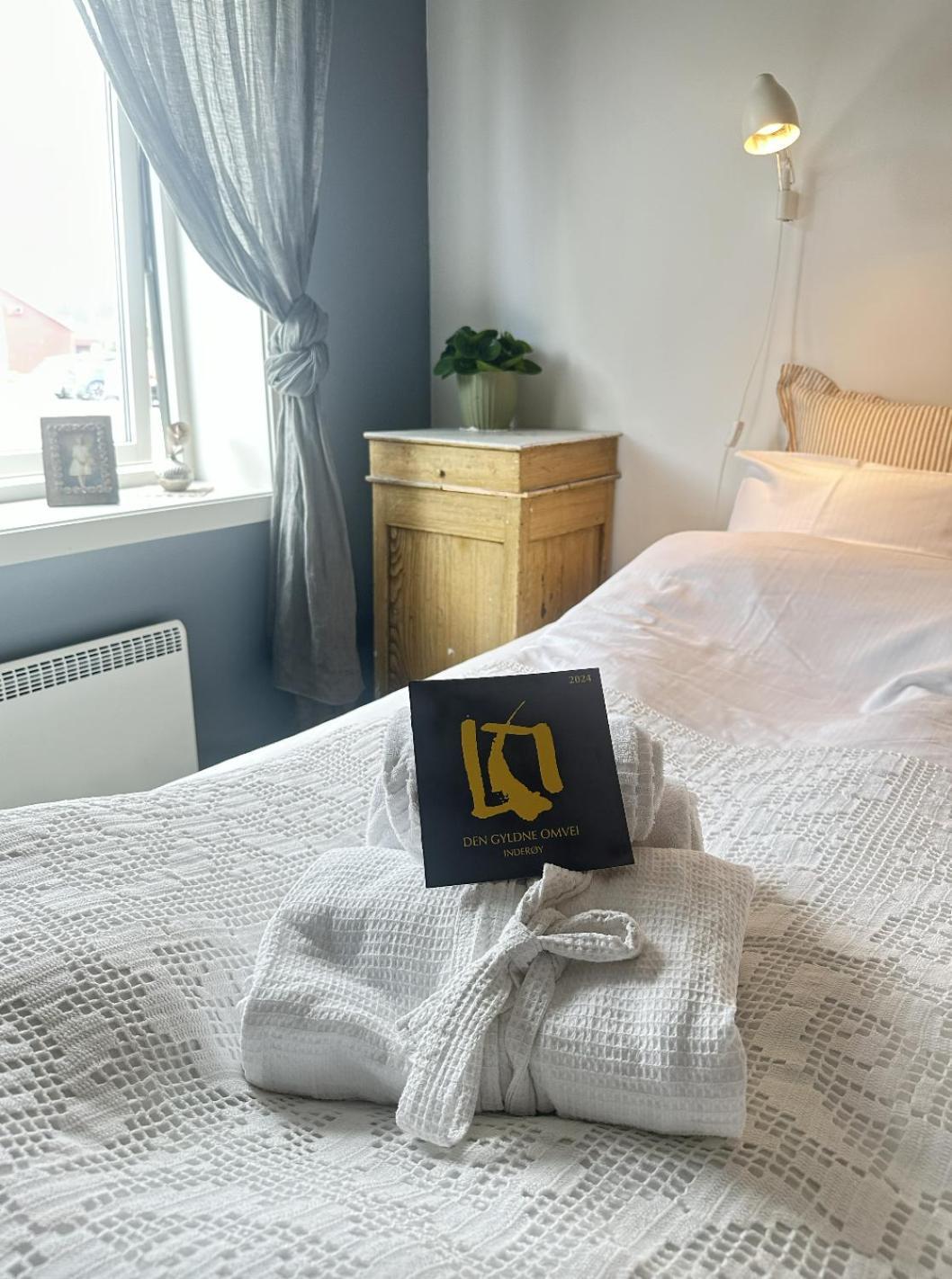 Saga, Et Unikt, Sjarmerende Badehotell Med Fa Rom, Sauna Og Badebrygge - Inderoy Straumen  Luaran gambar