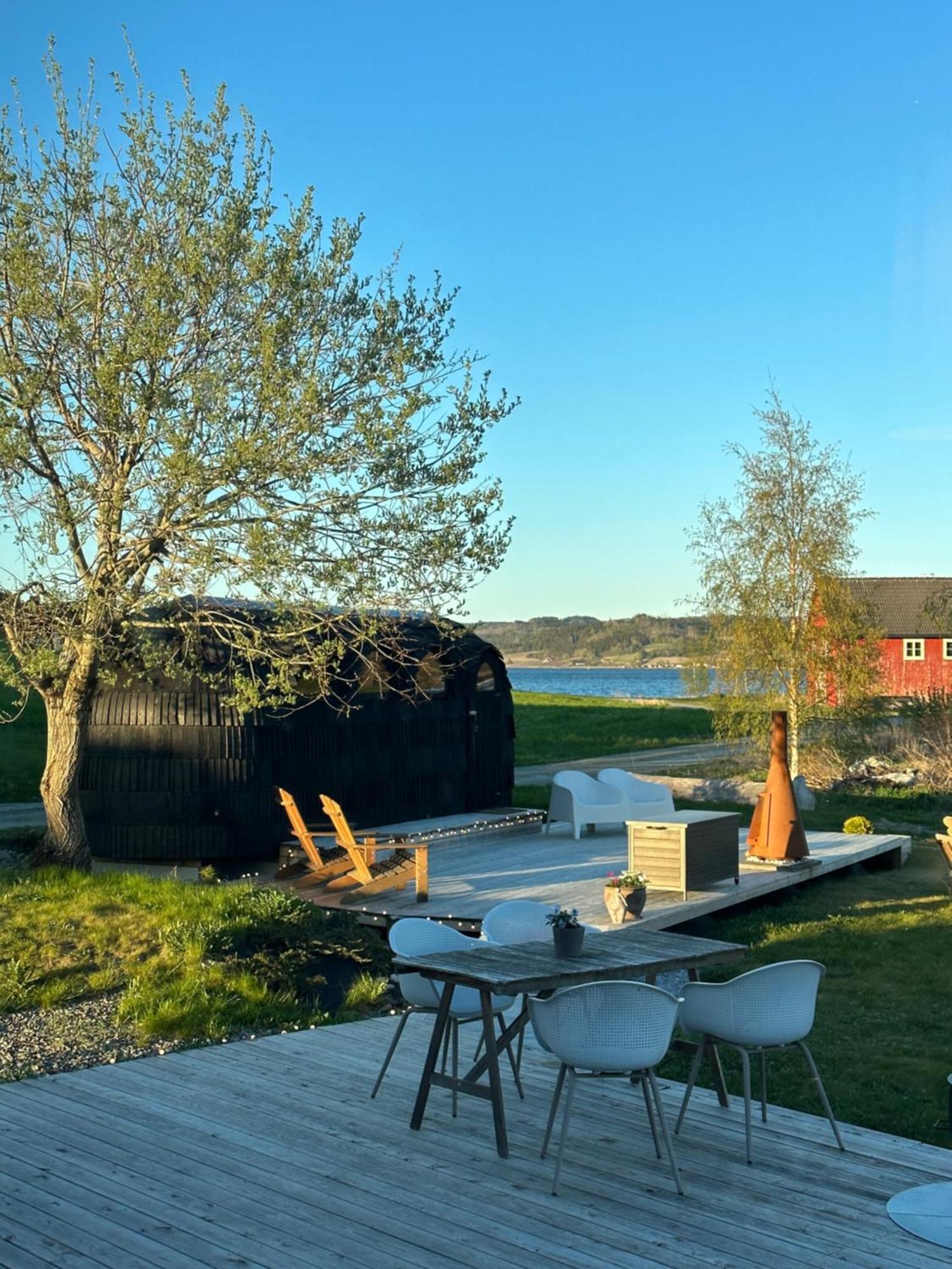 Saga, Et Unikt, Sjarmerende Badehotell Med Fa Rom, Sauna Og Badebrygge - Inderoy Straumen  Luaran gambar