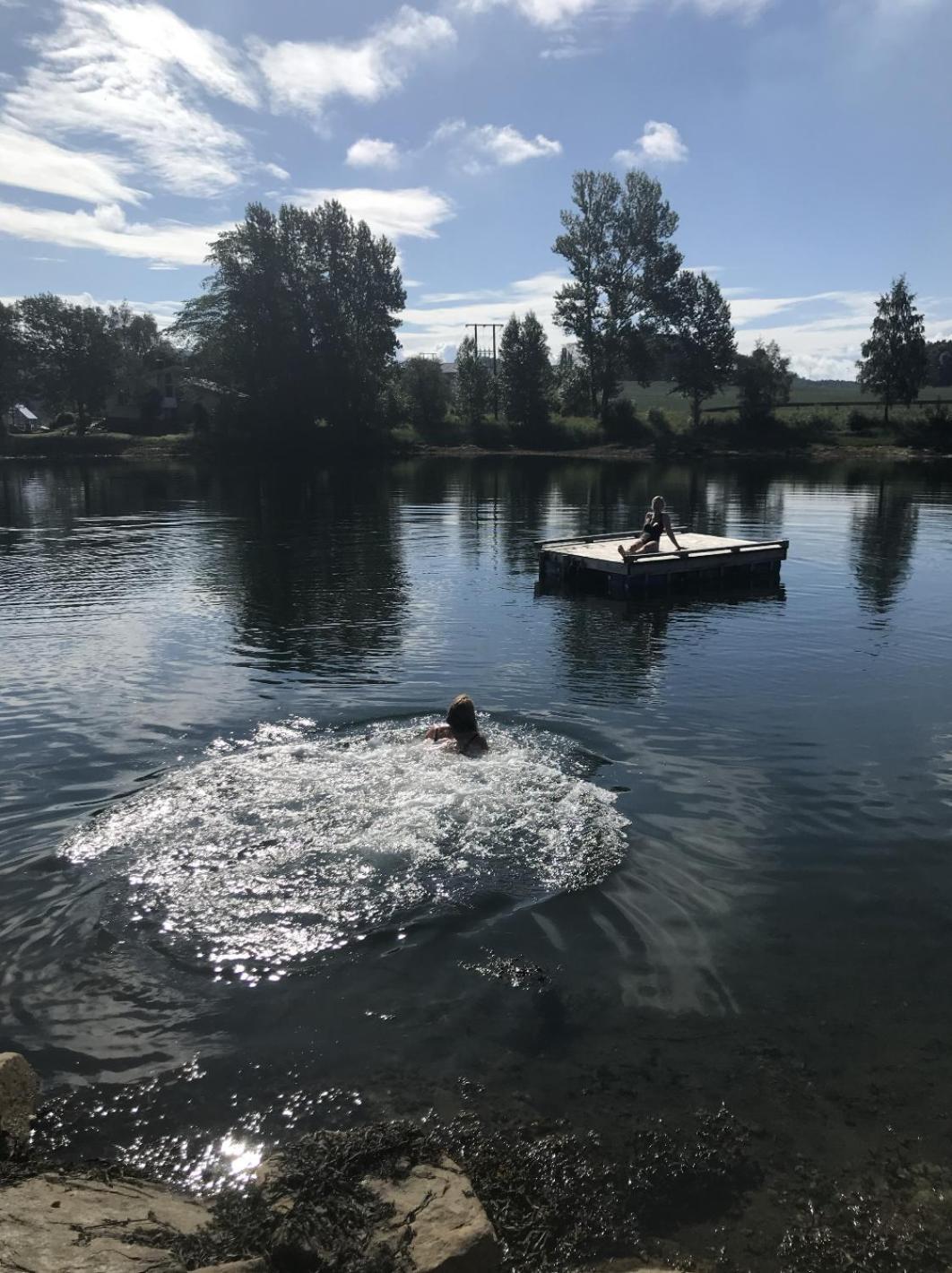 Saga, Et Unikt, Sjarmerende Badehotell Med Fa Rom, Sauna Og Badebrygge - Inderoy Straumen  Luaran gambar